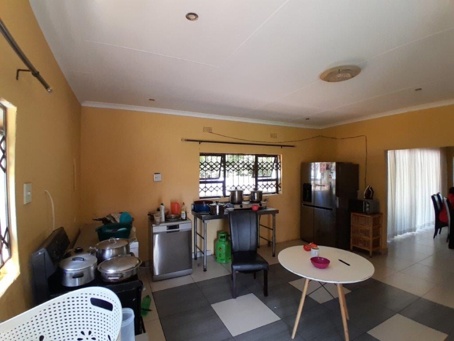 6 Bedroom Property for Sale in Bodorp North West
